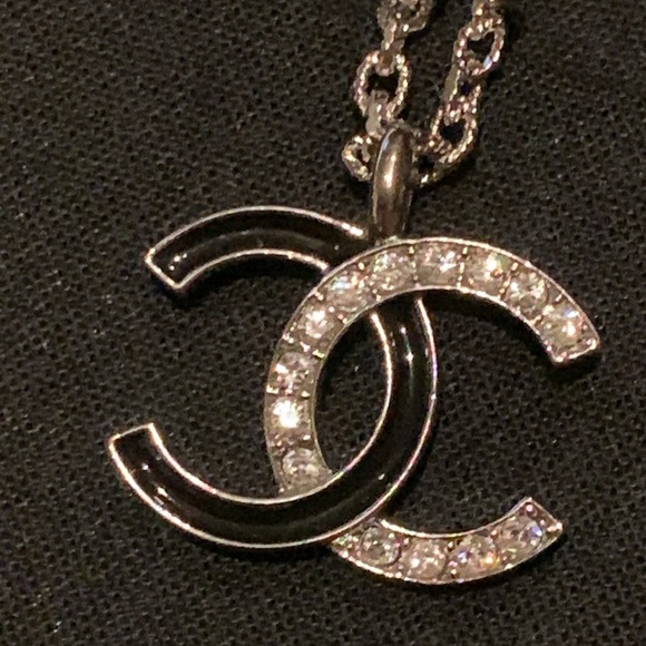 Authentic Chanel Gold and Silver Pendant Necklace limited  edition summer 2025 - Picture 1 of 6